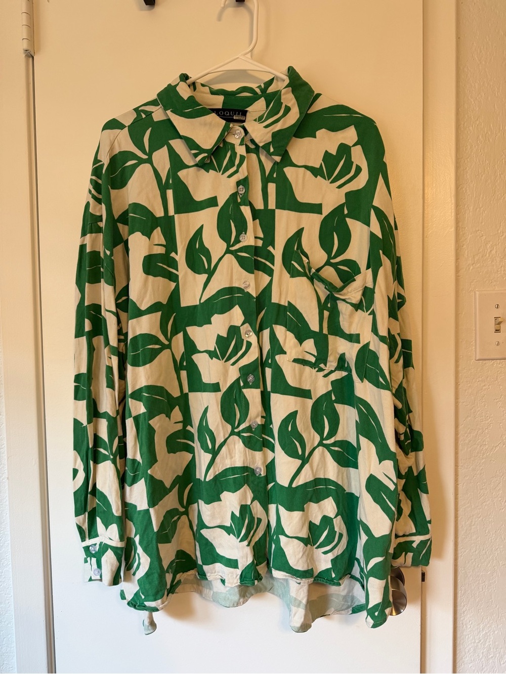 Eloquii Green and Cream Leaf-Print Button Front Top
